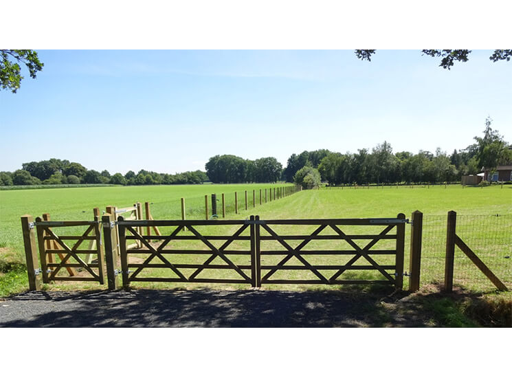 Weide Poort Engels Houten Omheining